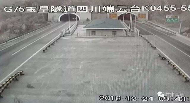 检查密封垫冲洗流路是否正常运行