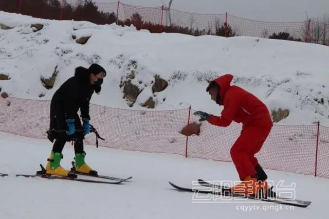 C罗在芬兰冰天雪地里下水冰浴