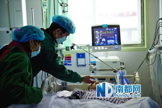 14岁女孩一次吞16颗处方药被送ICU